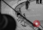 Standbild Indoor-strecke Leichtathletik New York United States USA, 1959, aus Sekunde 39 historischem Filmmaterial Videoclip 65675055766