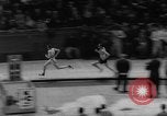 Standbild Indoor-strecke Leichtathletik New York United States USA, 1959, aus Sekunde 48 historischem Filmmaterial Videoclip 65675055766