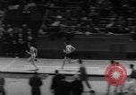 Standbild Indoor-strecke Leichtathletik New York United States USA, 1959, aus Sekunde 50 historischem Filmmaterial Videoclip 65675055766
