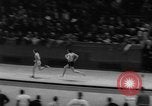 Standbild Indoor-strecke Leichtathletik New York United States USA, 1959, aus Sekunde 51 historischem Filmmaterial Videoclip 65675055766