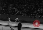 Standbild Indoor-strecke Leichtathletik New York United States USA, 1959, aus Sekunde 52 historischem Filmmaterial Videoclip 65675055766