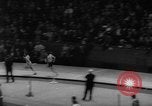 Standbild Indoor-strecke Leichtathletik New York United States USA, 1959, aus Sekunde 53 historischem Filmmaterial Videoclip 65675055766