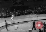 Standbild Indoor-strecke Leichtathletik New York United States USA, 1959, aus Sekunde 56 historischem Filmmaterial Videoclip 65675055766