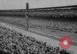 Standbild Indianapolis 500-Rennen Indianapolis Indiana USA, 1959, aus Sekunde 62 historischem Filmmaterial Videoclip 65675055770