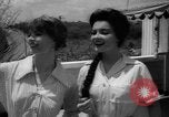 Standbild Mode für Feiertage Niederländische Antillen, 1959, aus Sekunde 30 historischem Filmmaterial Videoclip 65675055775