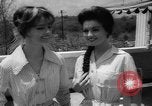 Standbild Mode für Feiertage Niederländische Antillen, 1959, aus Sekunde 42 historischem Filmmaterial Videoclip 65675055775
