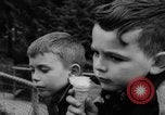 Immagine di I bambini allo zoo Canada, 1959, secondo 28 filmato di repertorio 65675055776
