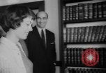 Standbild test ein oraler Polio-Impfstoff (Impfstoff gegen Kinderlähmung) Dade Country Florida USA, 1960, aus Sekunde 18 historischem Filmmaterial Videoclip 65675055782