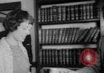 Standbild test ein oraler Polio-Impfstoff (Impfstoff gegen Kinderlähmung) Dade Country Florida USA, 1960, aus Sekunde 19 historischem Filmmaterial Videoclip 65675055782