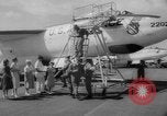 Standbild test ein oraler Polio-Impfstoff (Impfstoff gegen Kinderlähmung) Dade Country Florida USA, 1960, aus Sekunde 25 historischem Filmmaterial Videoclip 65675055782