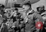 Standbild test ein oraler Polio-Impfstoff (Impfstoff gegen Kinderlähmung) Dade Country Florida USA, 1960, aus Sekunde 31 historischem Filmmaterial Videoclip 65675055782