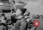 Standbild test ein oraler Polio-Impfstoff (Impfstoff gegen Kinderlähmung) Dade Country Florida USA, 1960, aus Sekunde 36 historischem Filmmaterial Videoclip 65675055782
