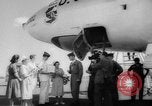 Standbild test ein oraler Polio-Impfstoff (Impfstoff gegen Kinderlähmung) Dade Country Florida USA, 1960, aus Sekunde 38 historischem Filmmaterial Videoclip 65675055782