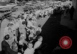 Standbild test ein oraler Polio-Impfstoff (Impfstoff gegen Kinderlähmung) Dade Country Florida USA, 1960, aus Sekunde 43 historischem Filmmaterial Videoclip 65675055782