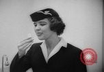 Standbild test ein oraler Polio-Impfstoff (Impfstoff gegen Kinderlähmung) Dade Country Florida USA, 1960, aus Sekunde 53 historischem Filmmaterial Videoclip 65675055782