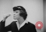 Standbild test ein oraler Polio-Impfstoff (Impfstoff gegen Kinderlähmung) Dade Country Florida USA, 1960, aus Sekunde 57 historischem Filmmaterial Videoclip 65675055782