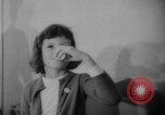 Standbild test ein oraler Polio-Impfstoff (Impfstoff gegen Kinderlähmung) Dade Country Florida USA, 1960, aus Sekunde 62 historischem Filmmaterial Videoclip 65675055782