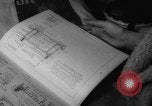 Standbild Familie fallout shelter Design Thomasville Georgia USA, 1960, aus Sekunde 10 historischem Filmmaterial Videoclip 65675055783