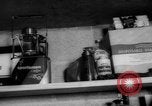 Standbild Familie fallout shelter Design Thomasville Georgia USA, 1960, aus Sekunde 30 historischem Filmmaterial Videoclip 65675055783