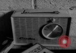 Standbild Familie fallout shelter Design Thomasville Georgia USA, 1960, aus Sekunde 35 historischem Filmmaterial Videoclip 65675055783
