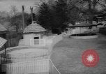 Standbild Streik bei Zoo Bronx New York City USA, 1961, aus Sekunde 12 historischem Filmmaterial Videoclip 65675055791