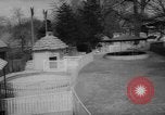 Standbild Streik bei Zoo Bronx New York City USA, 1961, aus Sekunde 13 historischem Filmmaterial Videoclip 65675055791