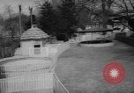 Standbild Streik bei Zoo Bronx New York City USA, 1961, aus Sekunde 14 historischem Filmmaterial Videoclip 65675055791