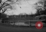 Standbild Streik bei Zoo Bronx New York City USA, 1961, aus Sekunde 23 historischem Filmmaterial Videoclip 65675055791