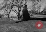 Standbild Streik bei Zoo Bronx New York City USA, 1961, aus Sekunde 29 historischem Filmmaterial Videoclip 65675055791