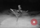 Standbild Ice Capades Atlantic City New Jersey USA, 1959, aus Sekunde 16 historischem Filmmaterial Videoclip 65675055803