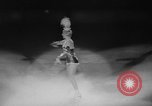 Standbild Ice Capades Atlantic City New Jersey USA, 1959, aus Sekunde 25 historischem Filmmaterial Videoclip 65675055803