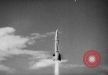 Standbild Rakete gestartet die auf den Mond Sowjetunion, 1959, aus Sekunde 14 historischem Filmmaterial Videoclip 65675055804