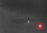 Standbild Rakete gestartet die auf den Mond Sowjetunion, 1959, aus Sekunde 30 historischem Filmmaterial Videoclip 65675055804