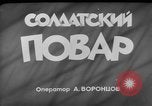 Standbild Armee cook Moskau Russland Sowjetunion, 1961, aus Sekunde 3 historischem Filmmaterial Videoclip 65675055814