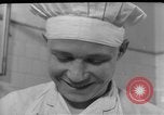 Standbild Armee cook Moskau Russland Sowjetunion, 1961, aus Sekunde 40 historischem Filmmaterial Videoclip 65675055814
