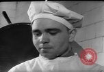 Standbild Armee cook Moskau Russland Sowjetunion, 1961, aus Sekunde 50 historischem Filmmaterial Videoclip 65675055814