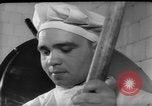 Standbild Armee cook Moskau Russland Sowjetunion, 1961, aus Sekunde 52 historischem Filmmaterial Videoclip 65675055814