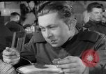 Standbild Armee cook Moskau Russland Sowjetunion, 1961, aus Sekunde 61 historischem Filmmaterial Videoclip 65675055814