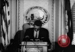 Immagine di Ufficiali dare la parola Washington DC USA, 1963, secondo 7 filmato di repertorio 65675055827