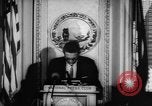 Immagine di Ufficiali dare la parola Washington DC USA, 1963, secondo 10 filmato di repertorio 65675055827