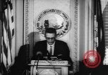 Immagine di Ufficiali dare la parola Washington DC USA, 1963, secondo 11 filmato di repertorio 65675055827