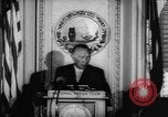 Immagine di Ufficiali dare la parola Washington DC USA, 1963, secondo 22 filmato di repertorio 65675055827