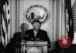 Immagine di Ufficiali dare la parola Washington DC USA, 1963, secondo 23 filmato di repertorio 65675055827