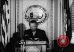 Immagine di Ufficiali dare la parola Washington DC USA, 1963, secondo 31 filmato di repertorio 65675055827