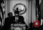 Immagine di Ufficiali dare la parola Washington DC USA, 1963, secondo 45 filmato di repertorio 65675055827