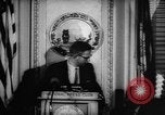 Immagine di Ufficiali dare la parola Washington DC USA, 1963, secondo 49 filmato di repertorio 65675055827