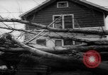 Immagine di Danni da tornado Waterbury Connecticut USA, 1962, secondo 33 filmato di repertorio 65675055835