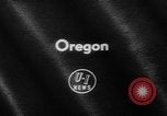 Immagine di Display ufficiale delle merci Oregon United States USA, 1962, secondo 1 filmato di repertorio 65675055840