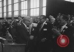 Immagine di Display ufficiale delle merci Oregon United States USA, 1962, secondo 6 filmato di repertorio 65675055840
