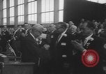 Immagine di Display ufficiale delle merci Oregon United States USA, 1962, secondo 7 filmato di repertorio 65675055840